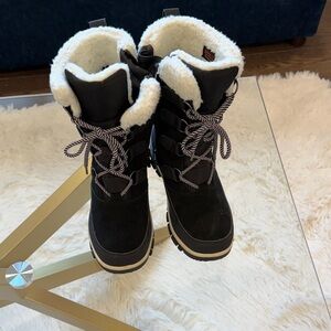 Women's Black Winter Boots size 7